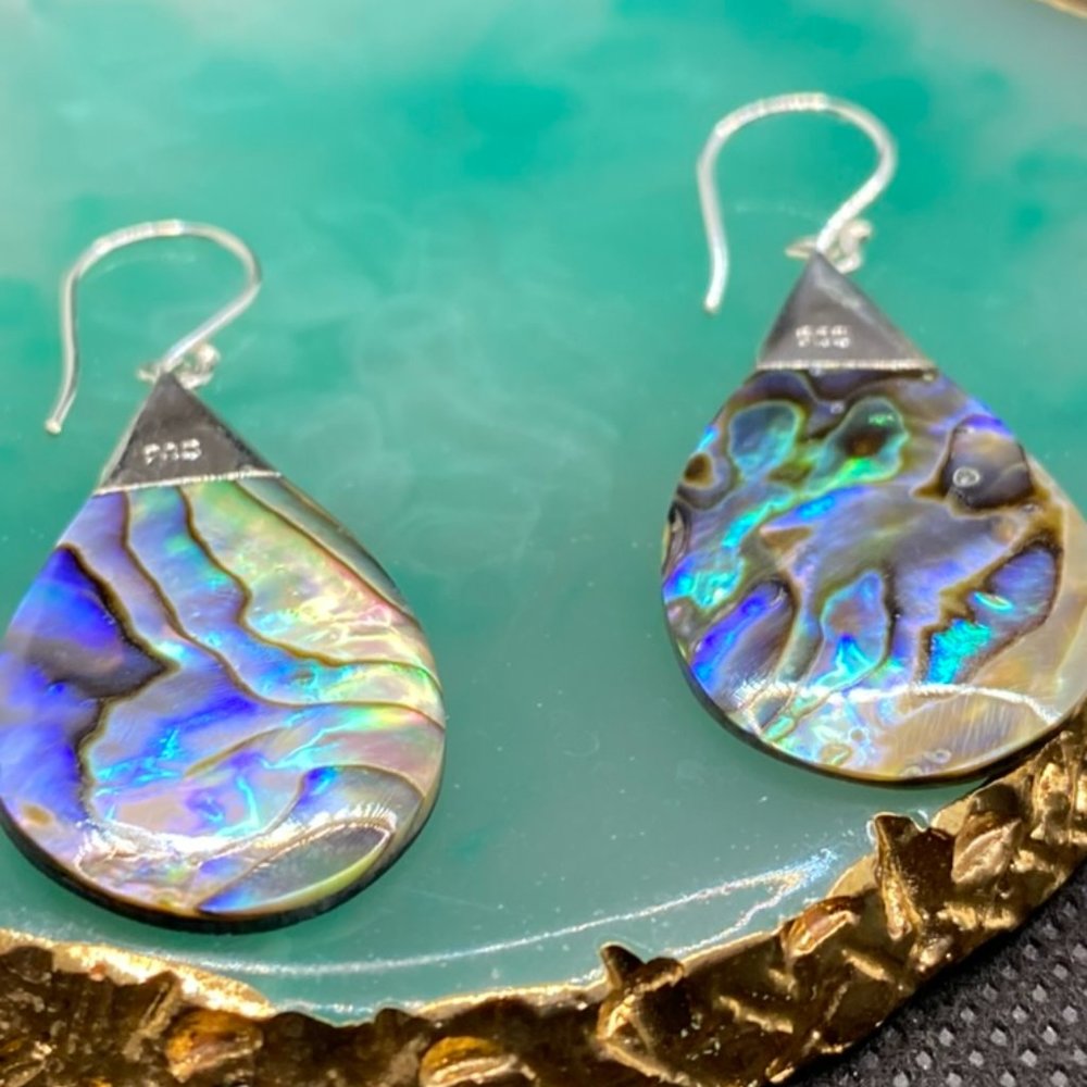 Shell Dangle Drop Earrings - Picture 2 of 5